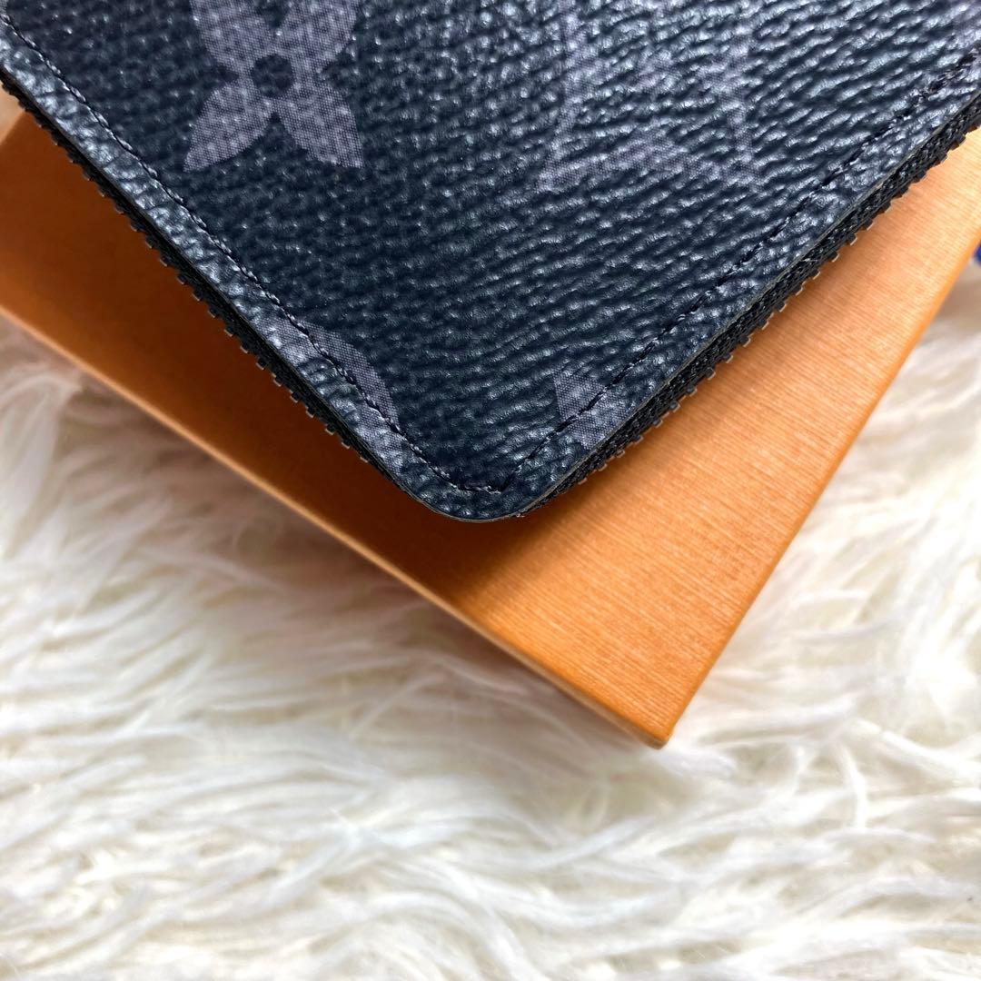 【未使用級】ルイヴィトン ジッピーパース モノグラム エクリプス FRID