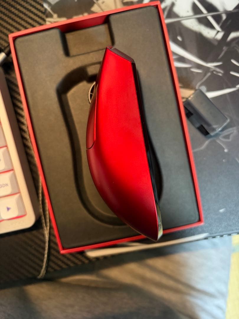 Razer Viper V3 Pro Sentinels Edition レッド