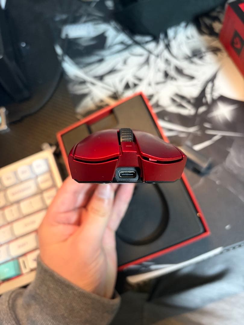 Razer Viper V3 Pro Sentinels Edition レッド