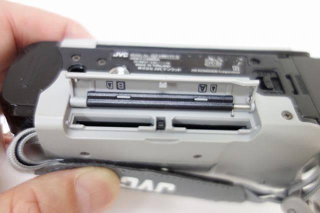 JVC ビデオカメラ GZ-HM177-S ACアダプター付 中古品 動作確認済