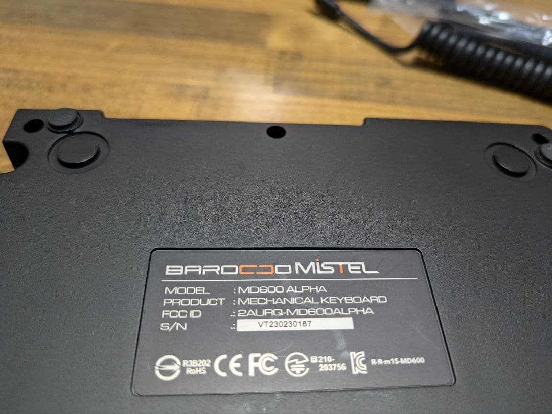 MISTEL BAROCCO MD600Alphaアリス配列RGB分割キーボード