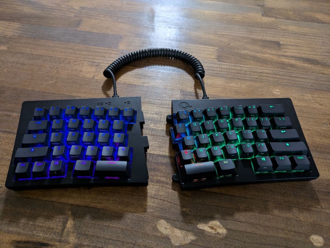 MISTEL BAROCCO MD600Alphaアリス配列RGB分割キーボード