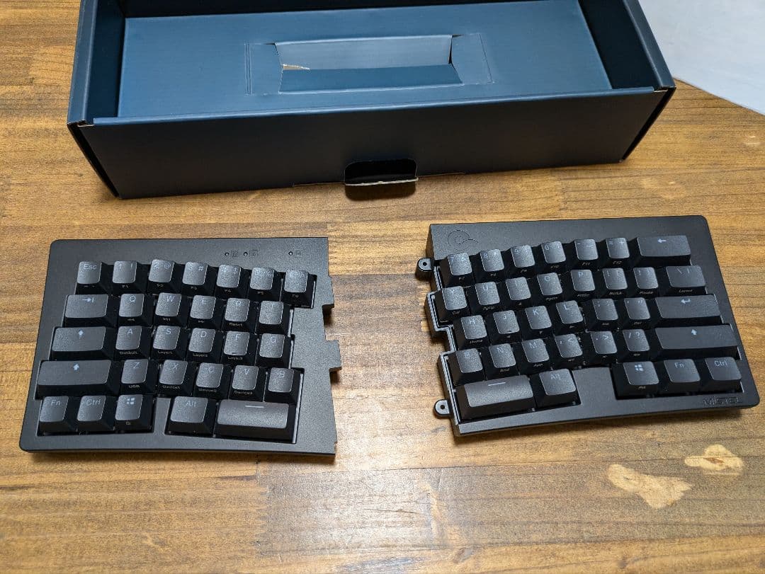 MISTEL BAROCCO MD600Alphaアリス配列RGB分割キーボード