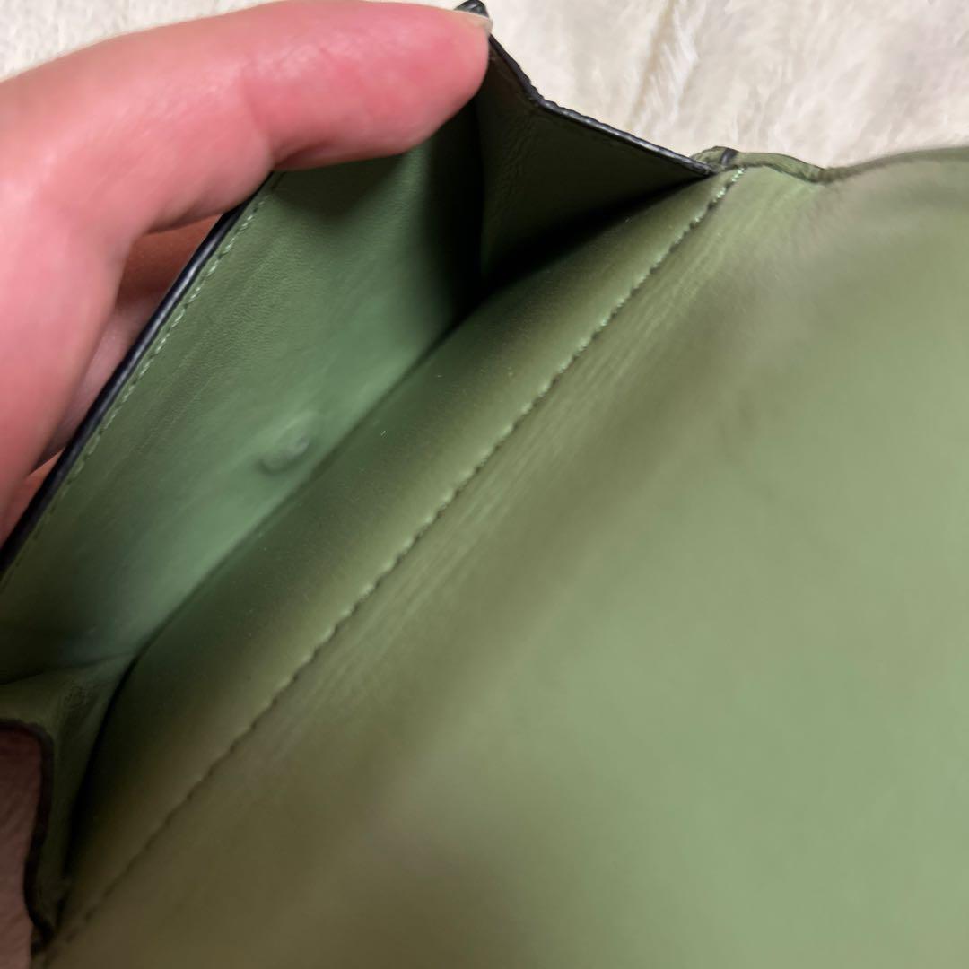 オリーブグリーン 三つ折り財布 レザー