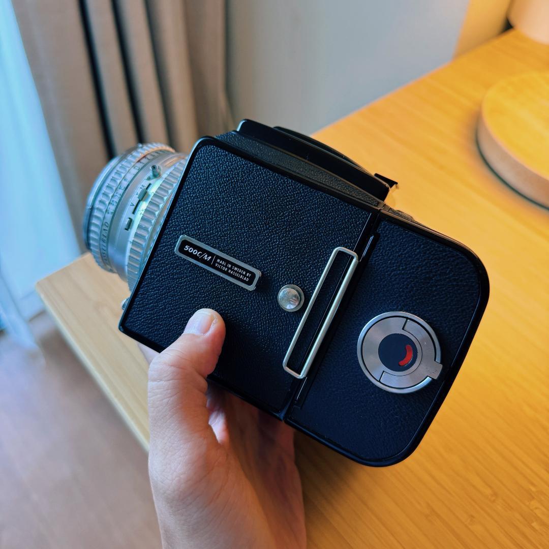 フィルムカメラ Hasselblad 500C/M + Carl Zeiss 80mm 2.8