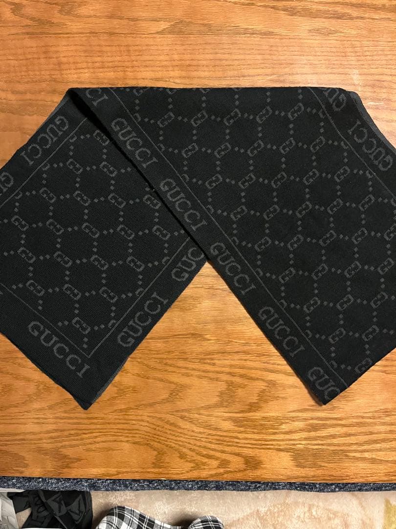 GUCCI ロゴ入りマフラー グレー/ブラック