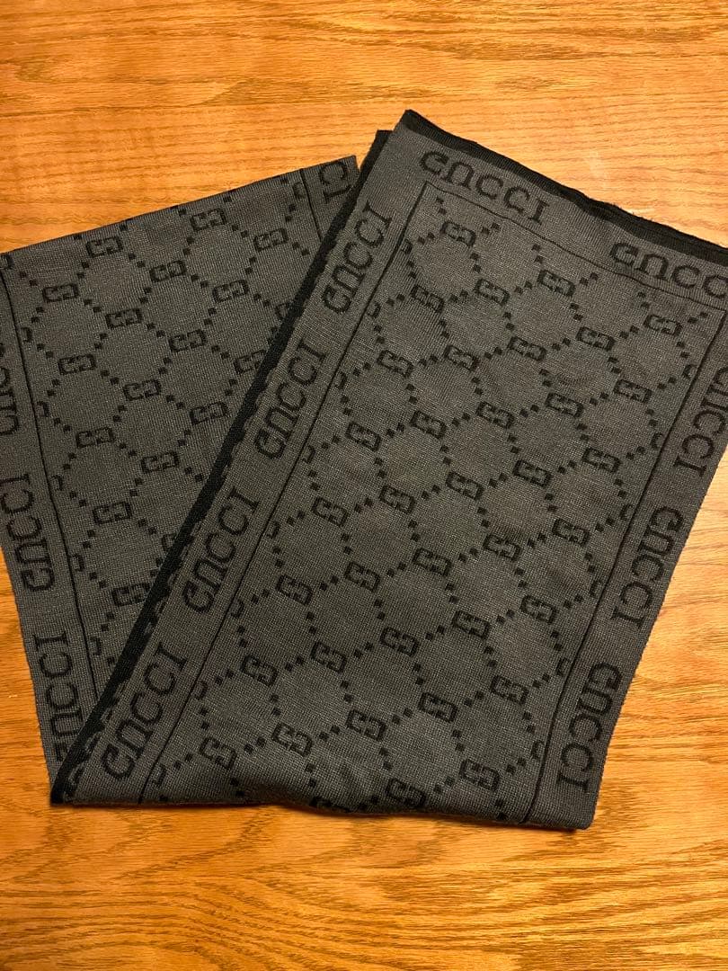 GUCCI ロゴ入りマフラー グレー/ブラック