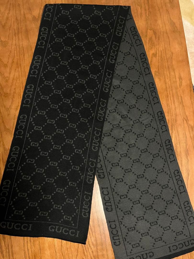 GUCCI ロゴ入りマフラー グレー/ブラック