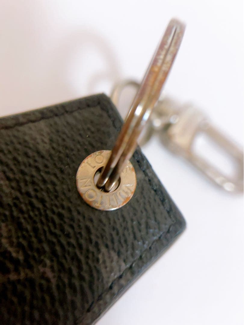 ルイヴィトン　LOUIS VUITTON キーホルダー　モノグラム　ブラック