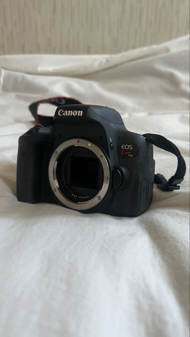Canon EOS kiss X8i 一眼レフカメラ レンズ付き