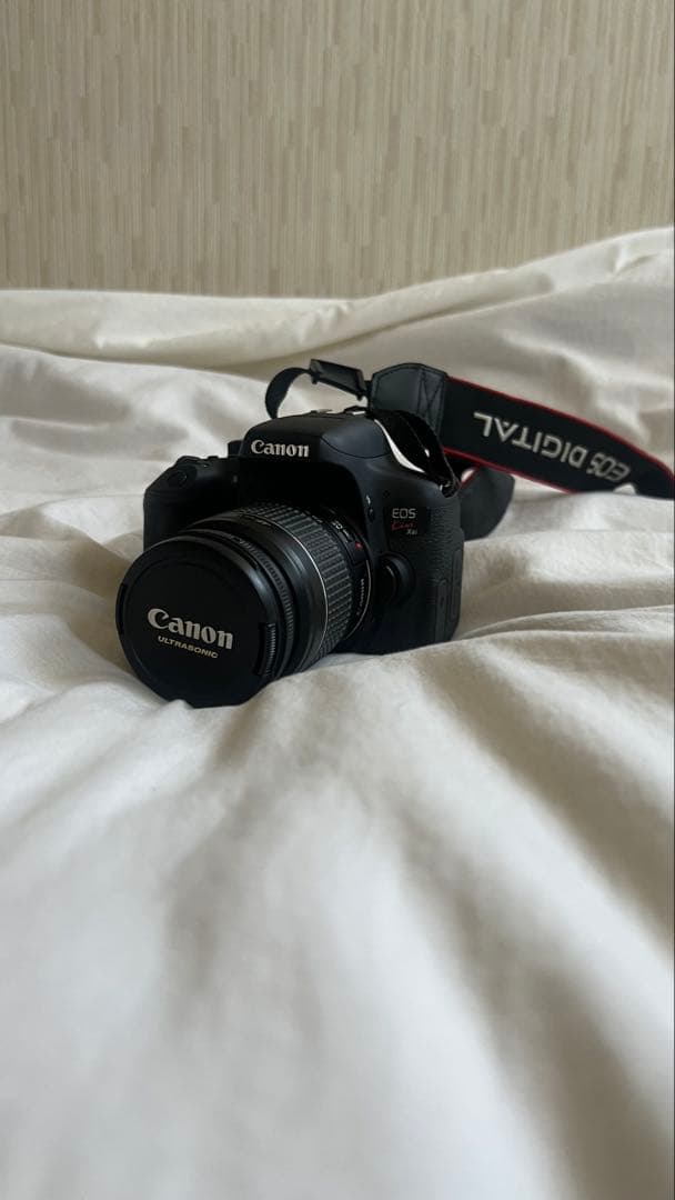 Canon EOS kiss X8i 一眼レフカメラ レンズ付き