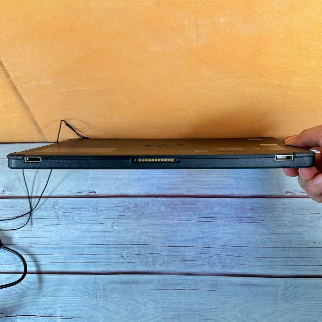 【美品】すぐ使える❣️富士通　お絵描きタブレット‼️メモリ8GB✨Wカメラ✨SSD