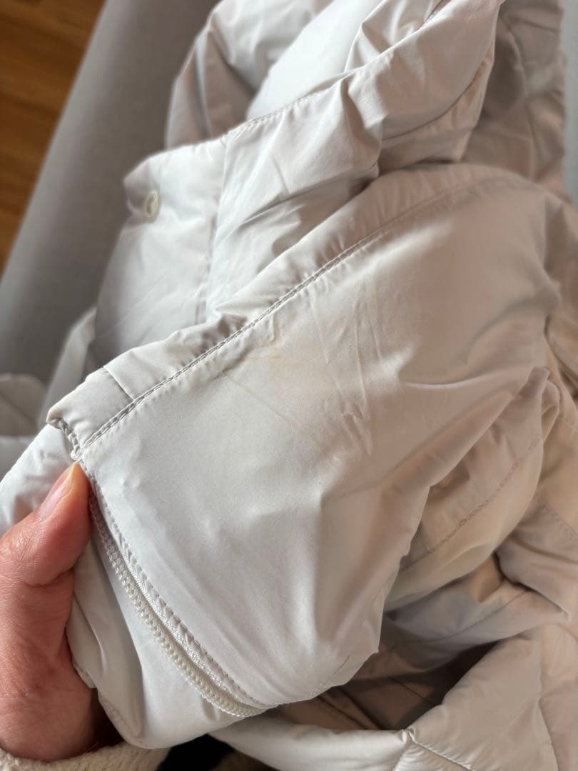 ルルレモン　ダウンベスト