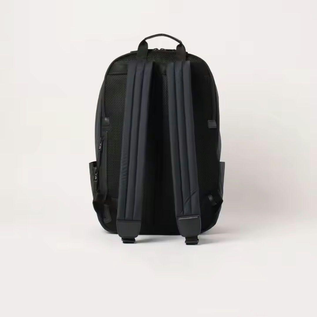 【新品】agnes b. VOYAGE 黒　軽量　防水　旅行　PC　　リュック