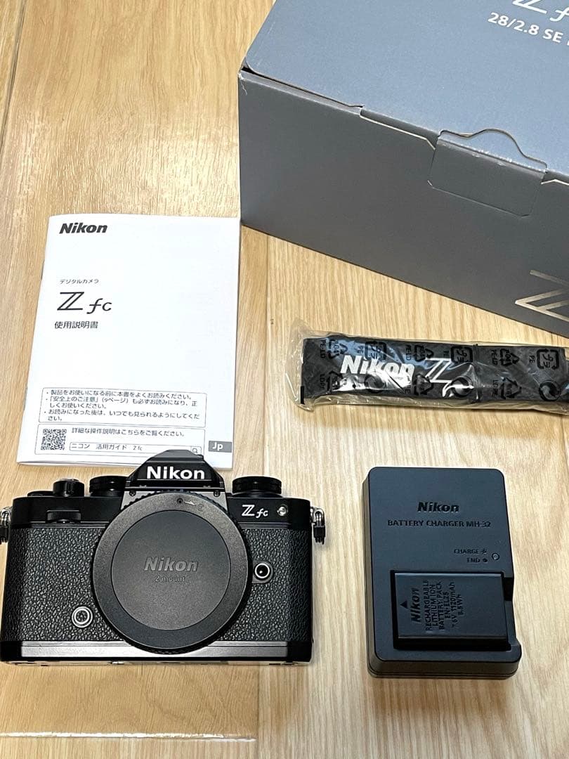 Nikon zfc ボディ　ブラック(SDカード付き)