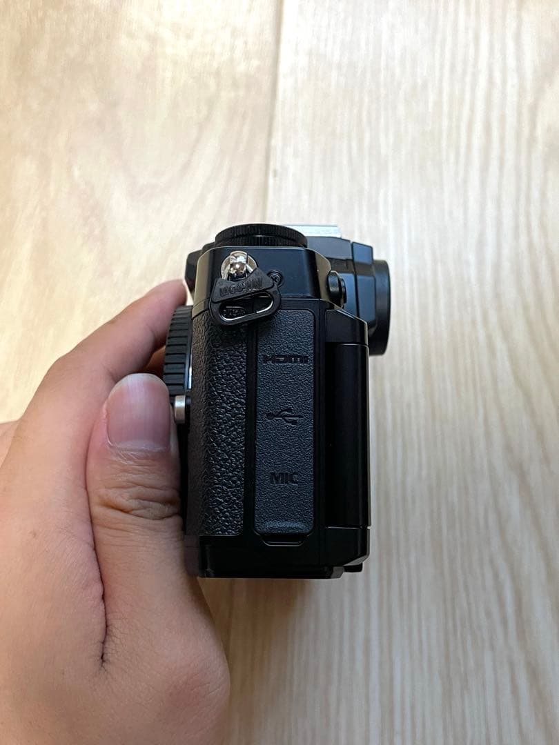 Nikon zfc ボディ　ブラック(SDカード付き)