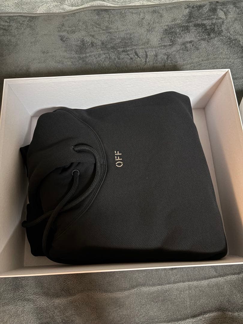 【ちゃんちゃん】OFF-WHITE x Swarovski Hoodie