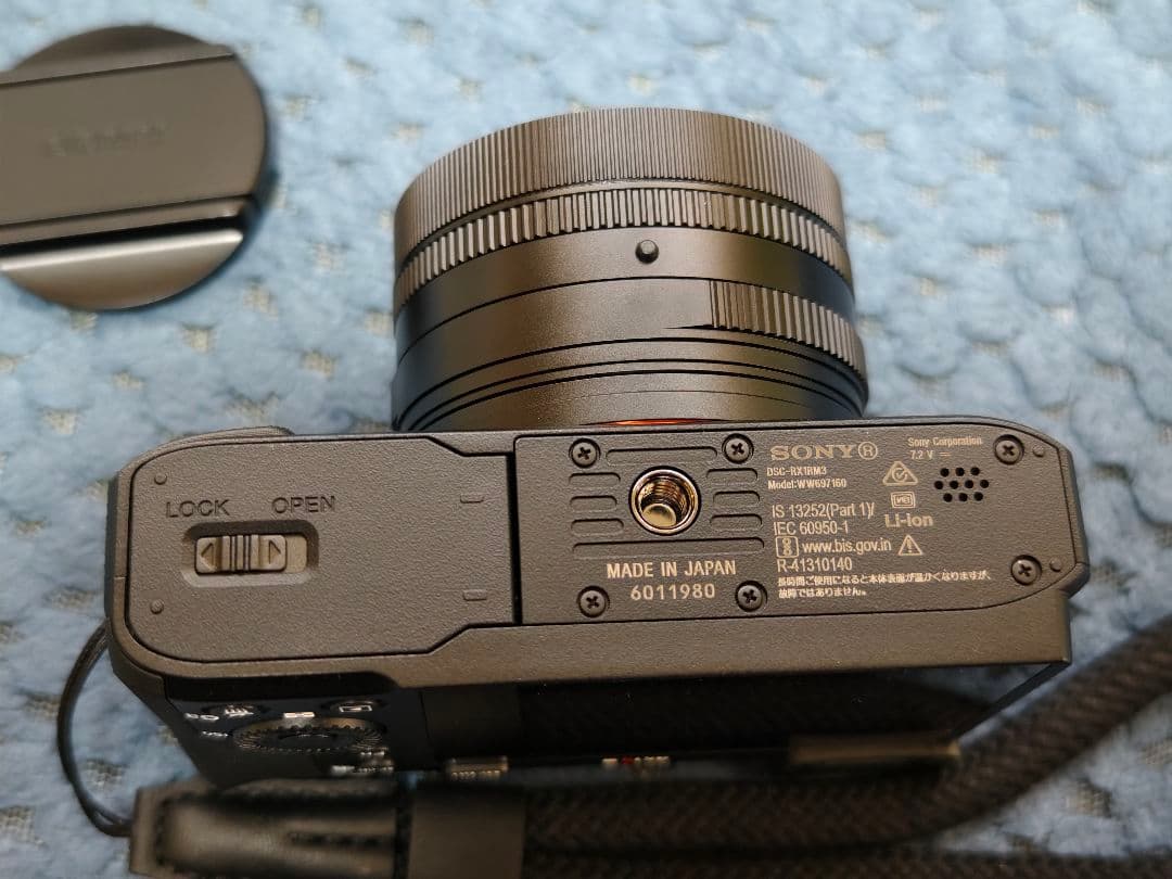 SONY RX1R III DSC-RX1RM3　サムレスト・ケースおまけ