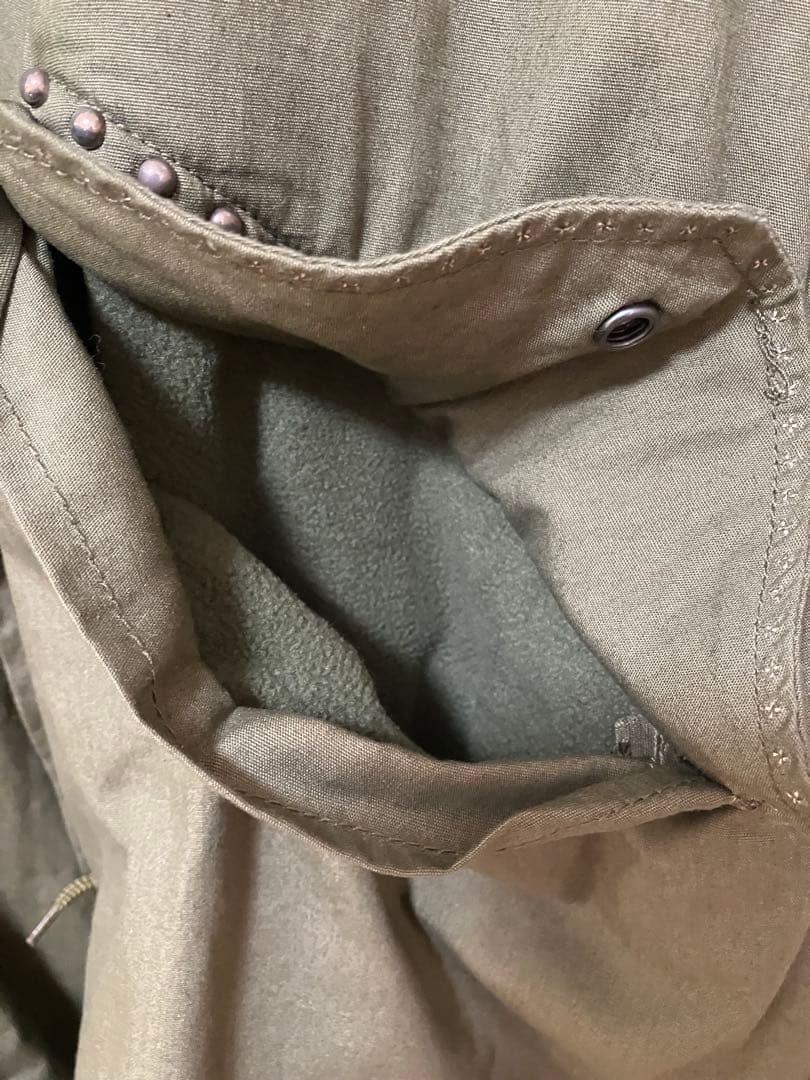 アパルトモン HTC STUDS DESIGN FISH TAIL C