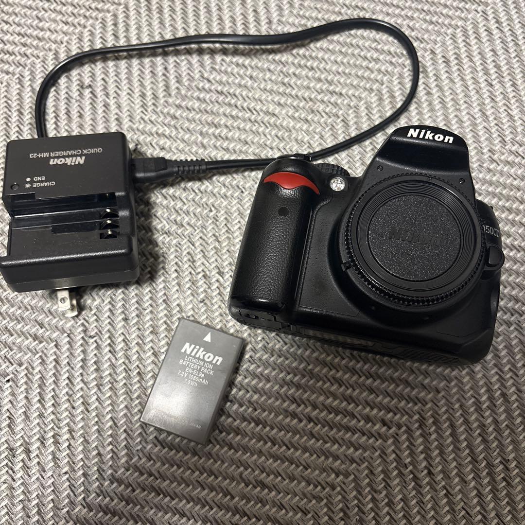 通電、シャッター確認済み Nikon d5000 バッテリー、充電器付属
