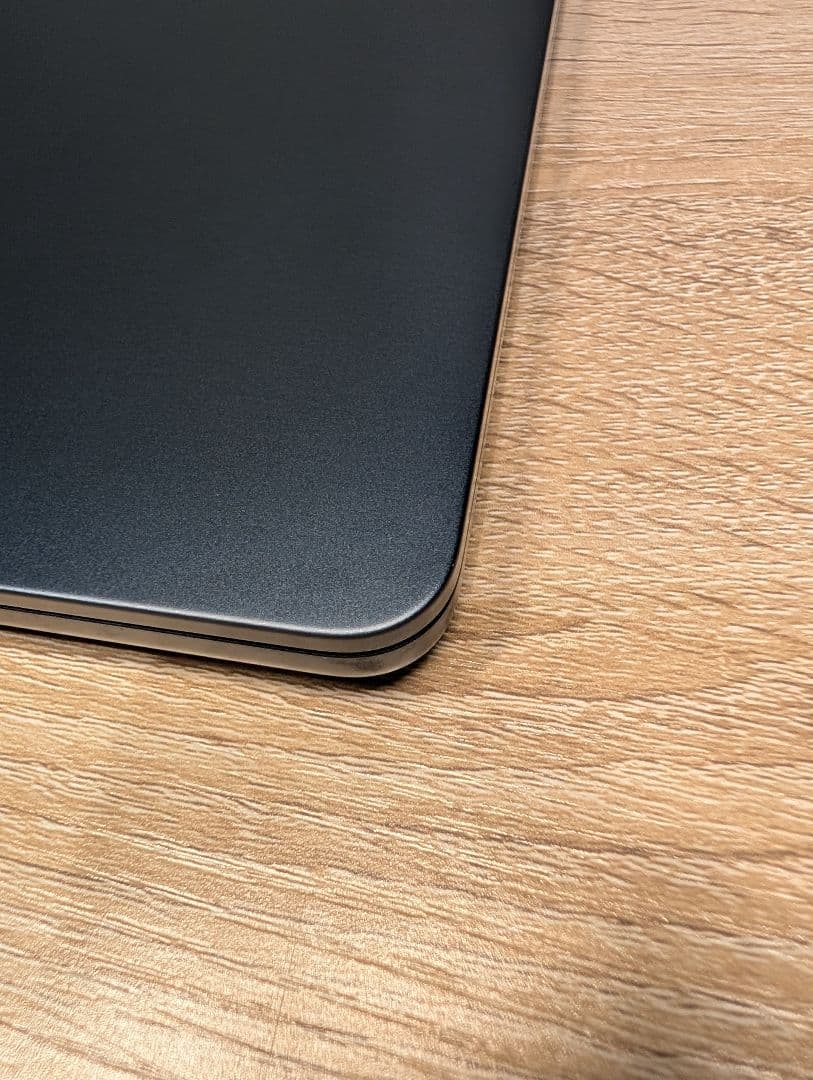 Apple MacBook Air M3 8GB 256GB 画面割れ