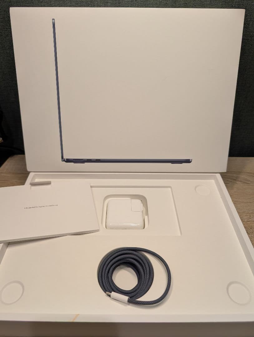 Apple MacBook Air M3 8GB 256GB 画面割れ