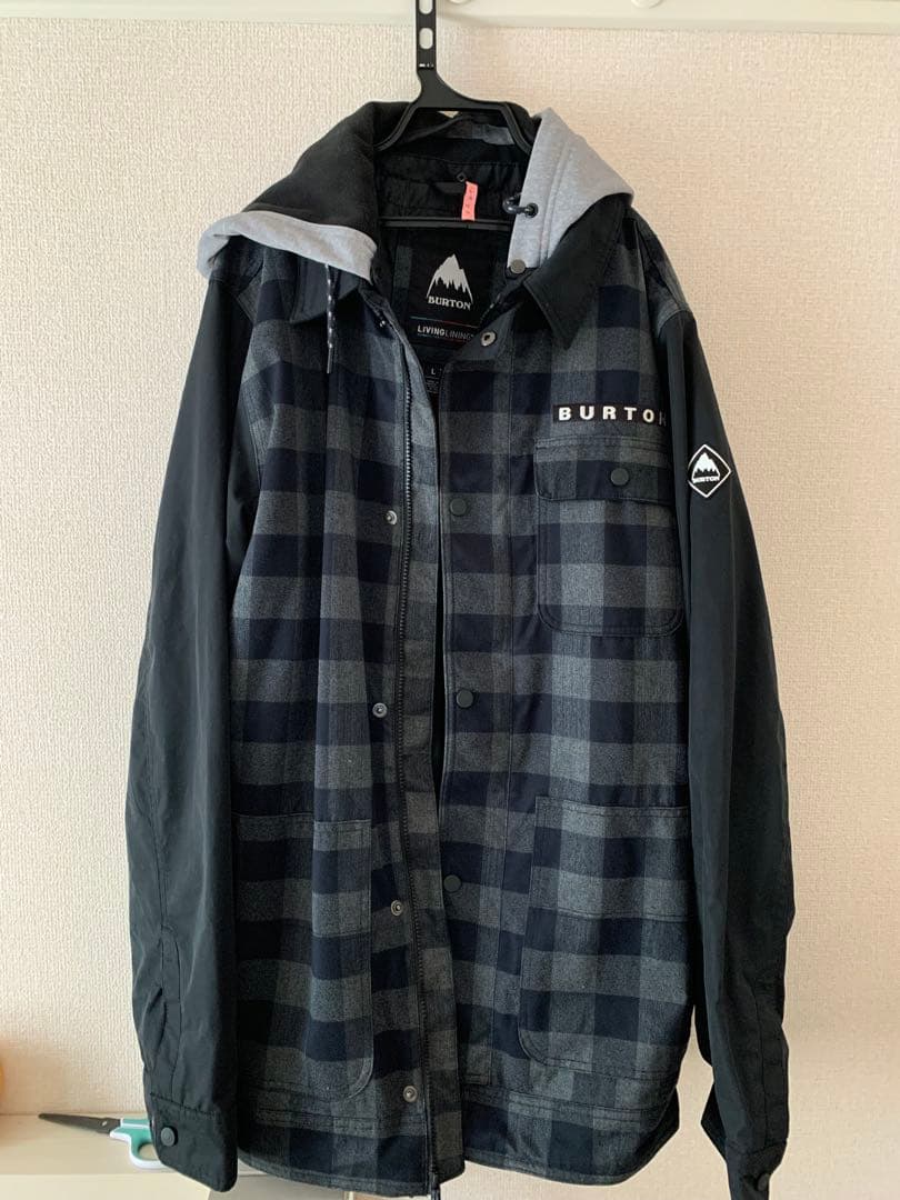 トモ1022さんBURTON スノーボード　ジャケット 　クリーニング済み