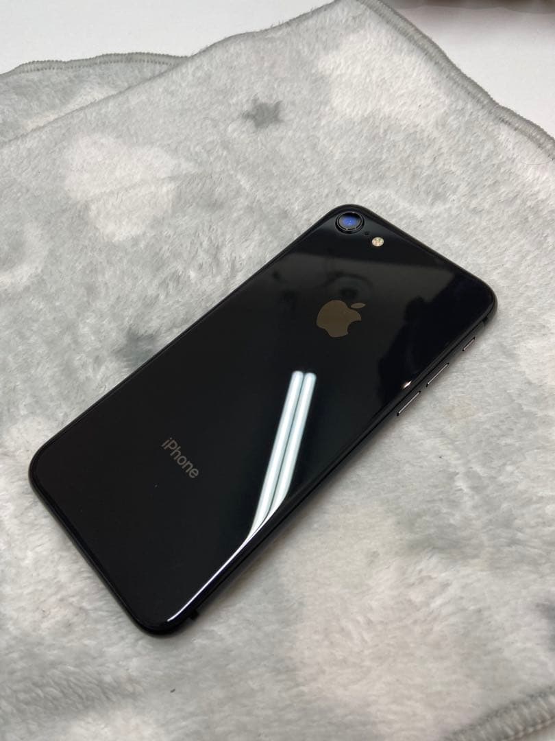 Apple iPhone 8 ブラック 4.7インチ 本体