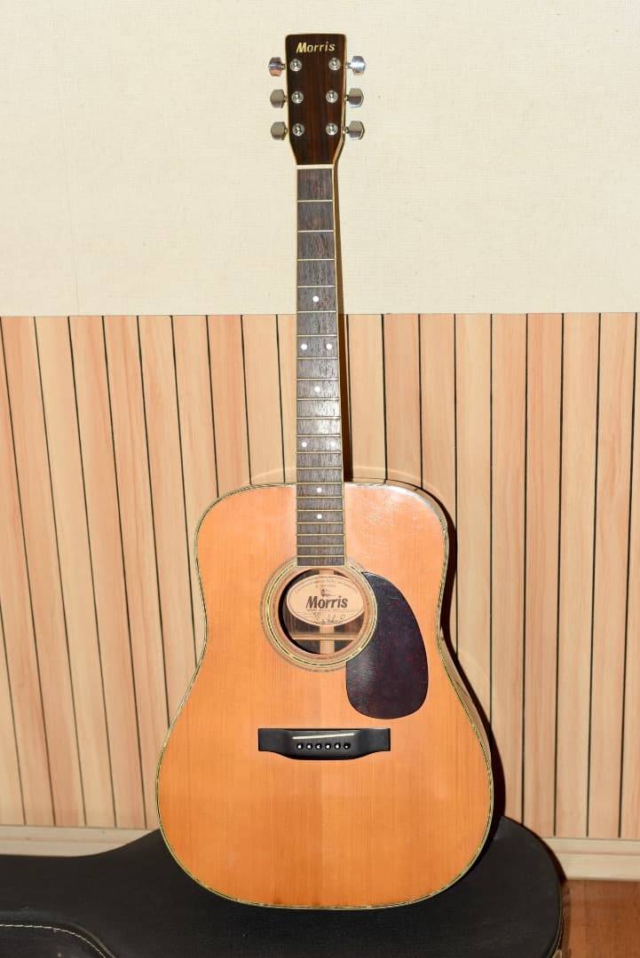 Morris　W-30　モーリスアコースティックギター　ケース付き