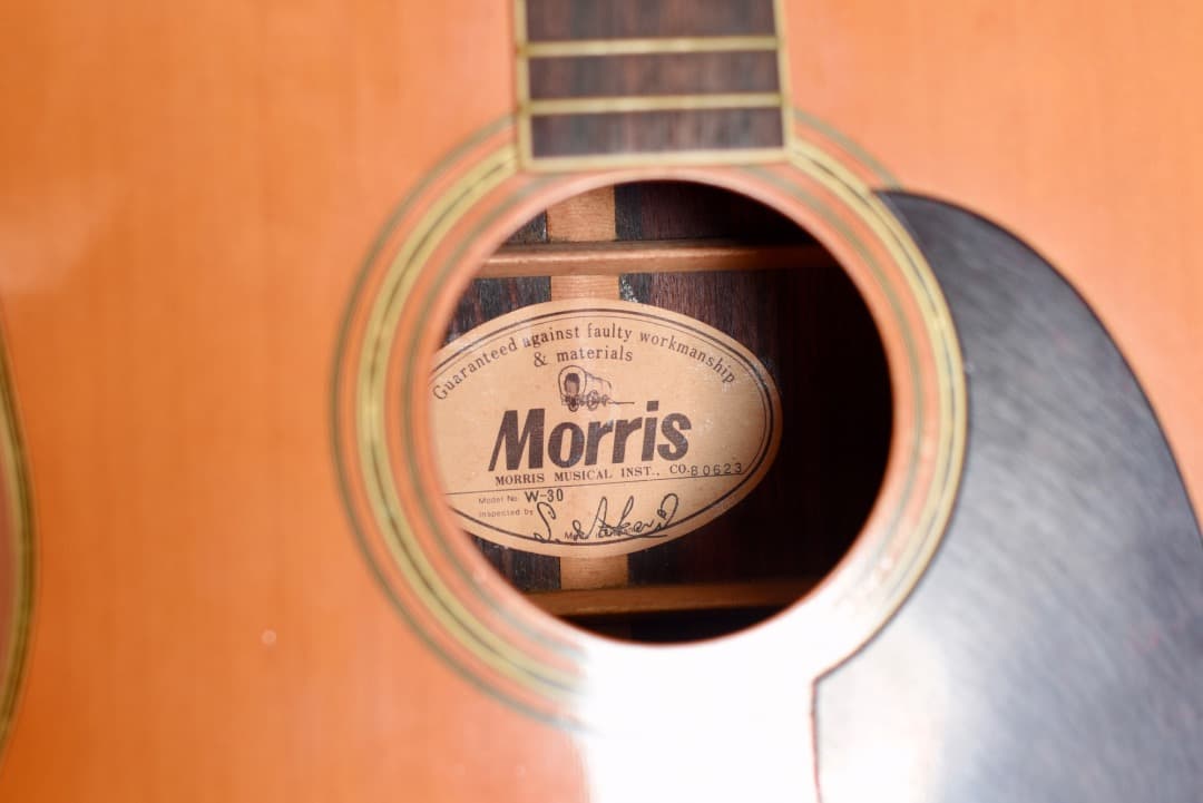 Morris　W-30　モーリスアコースティックギター　ケース付き