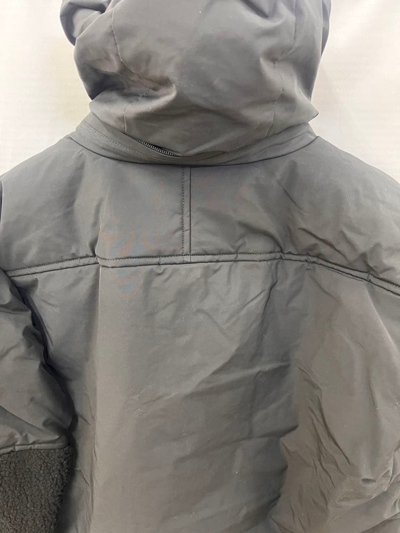 Onitsuka Tiger ブラックジャンパー　Mサイズ