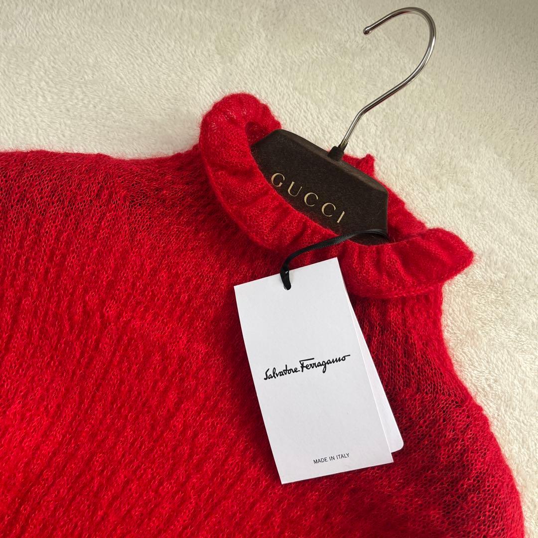 ★未使用品　フェラガモ タートルネック　フリル　モヘヤ57% ニット　セーター