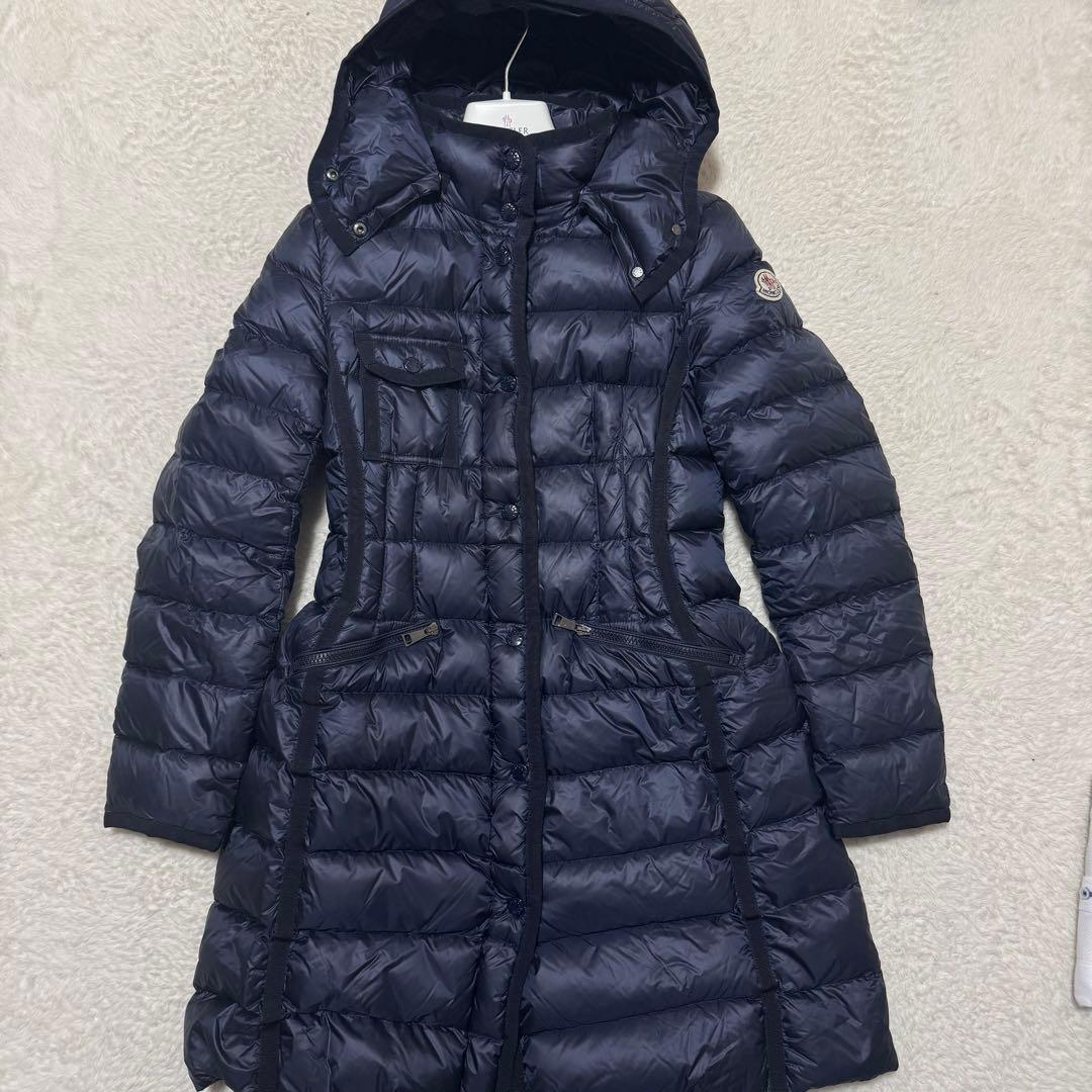 【即完売モデル】 極美品！モンクレール HERMINE ダウン ロゴワッペン