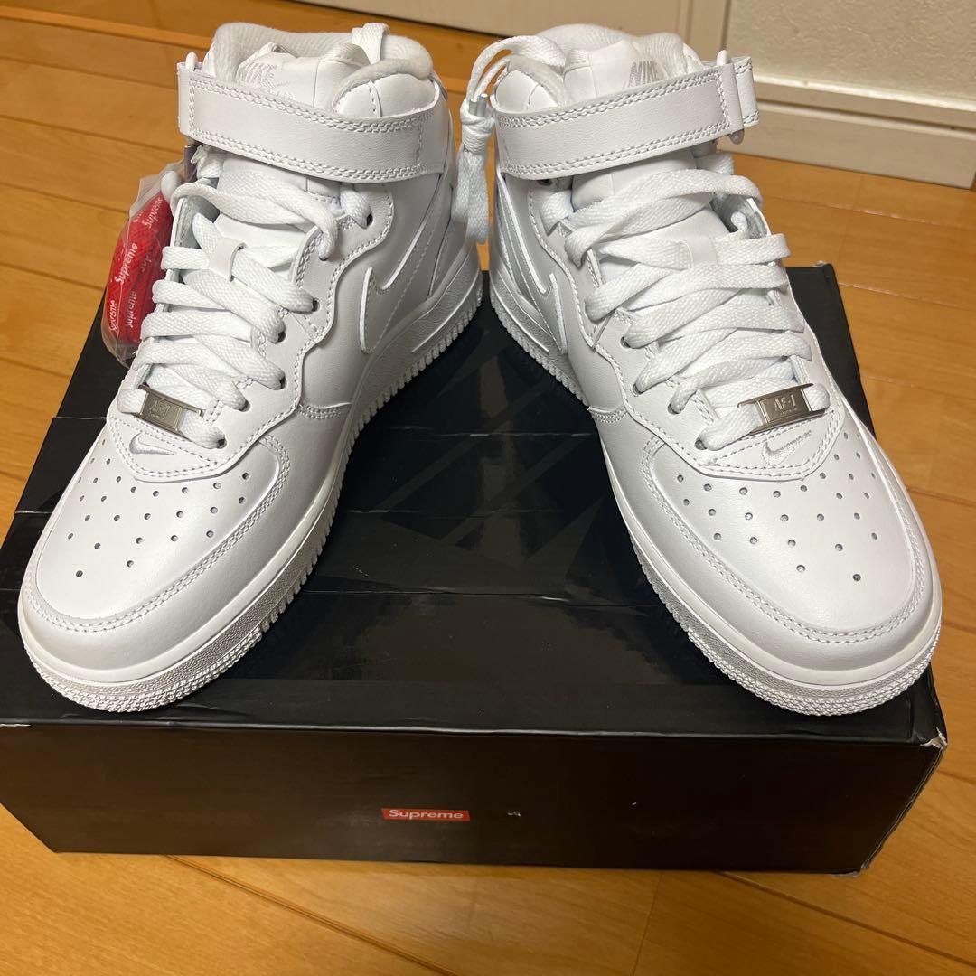 Nike Air Force 1 Supreme mid ホワイト