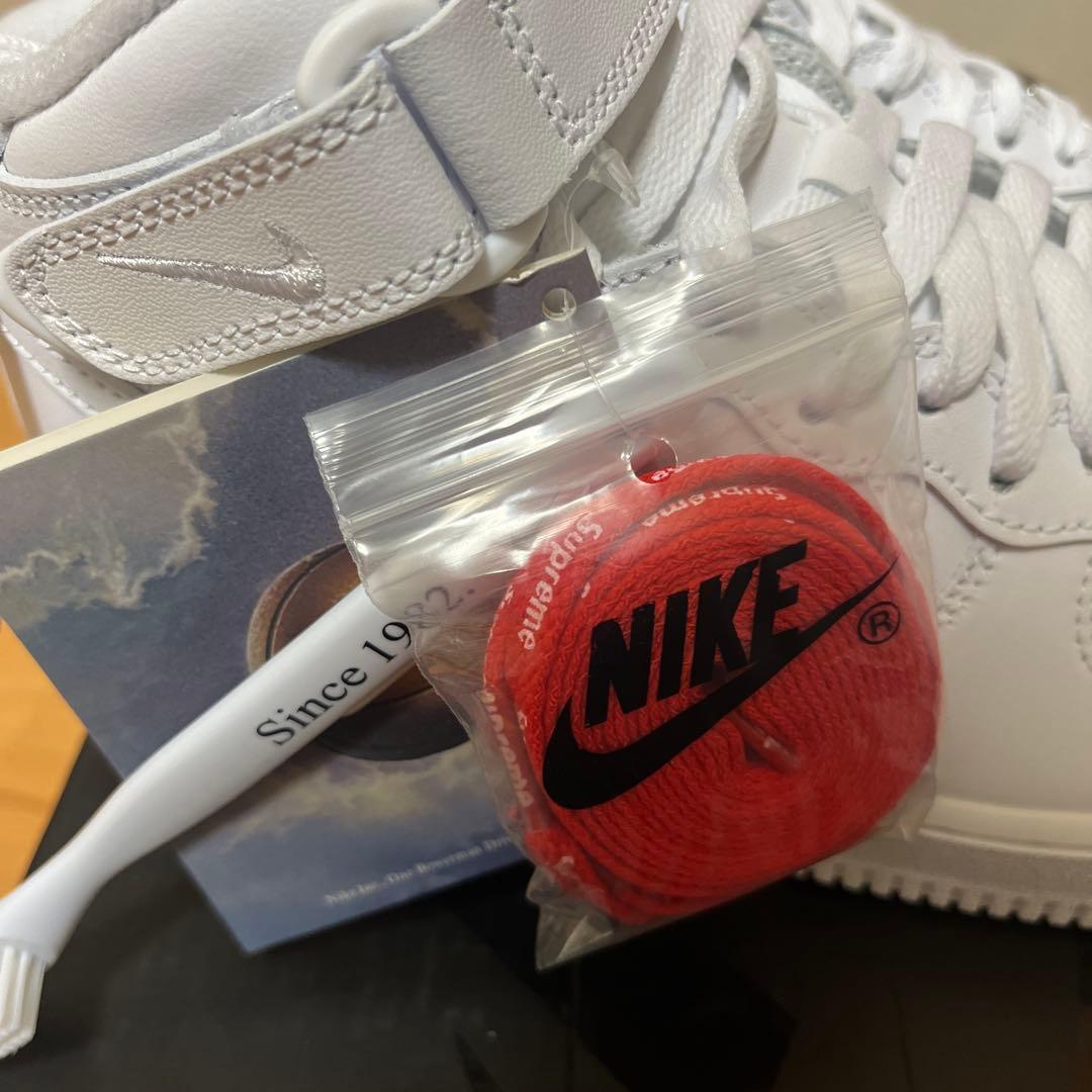 Nike Air Force 1 Supreme mid ホワイト