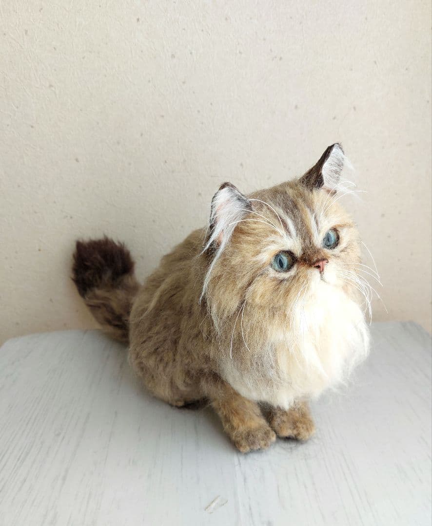 羊毛フェルト　猫(チンチラゴールデン)