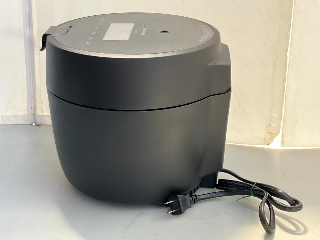 パナソニック　圧力IHジャー炊飯器　5合炊き SR-NA102　2022年製