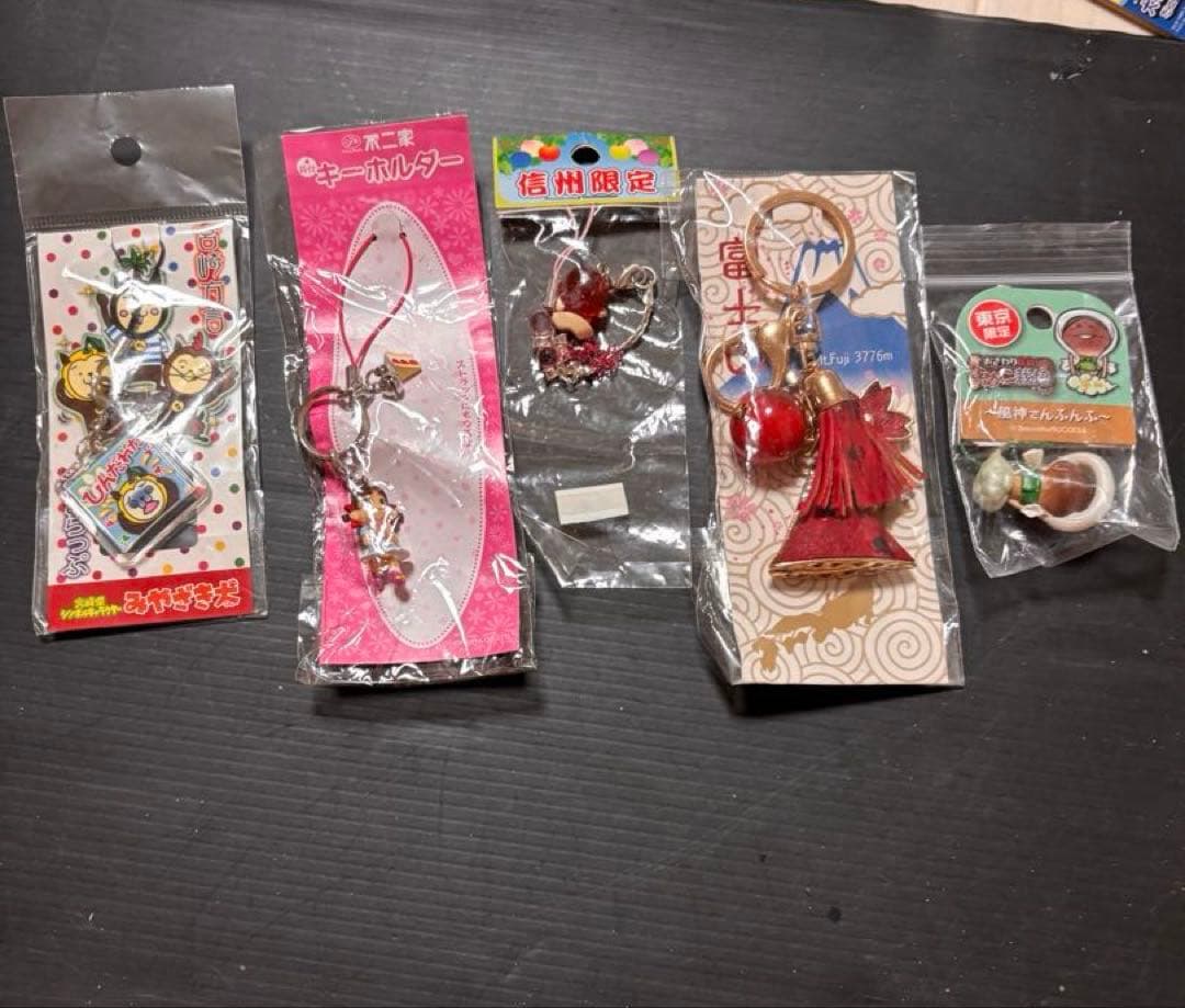 R*8様 マイナーな激レア品！アニメキャラご当地キャラクターなど大量まとめ売り