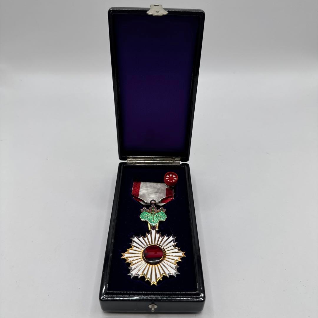超美品✨勲章 勲五等単光旭日章 共箱 略章付き
