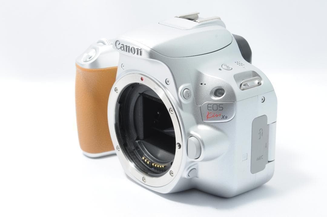 友達と楽しい写真をWi-Fiでシェア❤️Canon Kiss X9✨すぐ使える