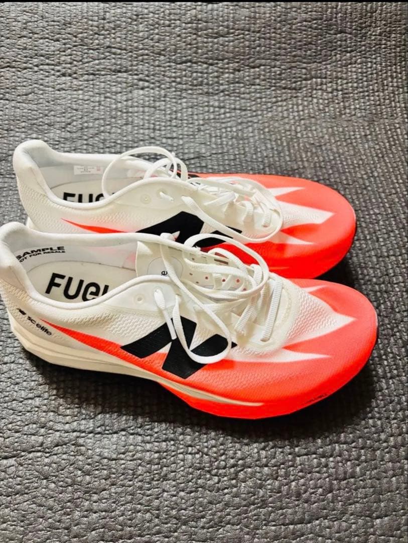 ニューバランス　FuelCell SuperComp Elite v5 25.5