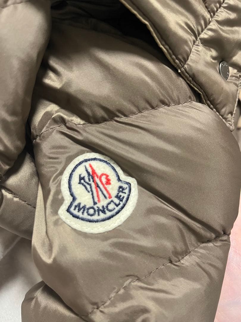 MONCLER カーキブラウン ダウンジャケット