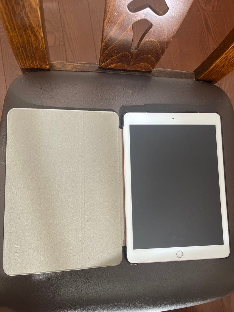 iPad Pro 9.7インチ Wi-Fiモデル 32GBローズゴールドケース付