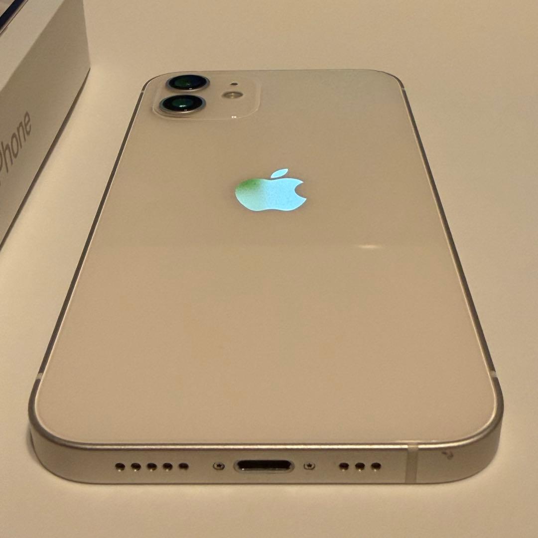 【美品】iPhone 12 ホワイト 256GB SIMロック解除済初期化済み