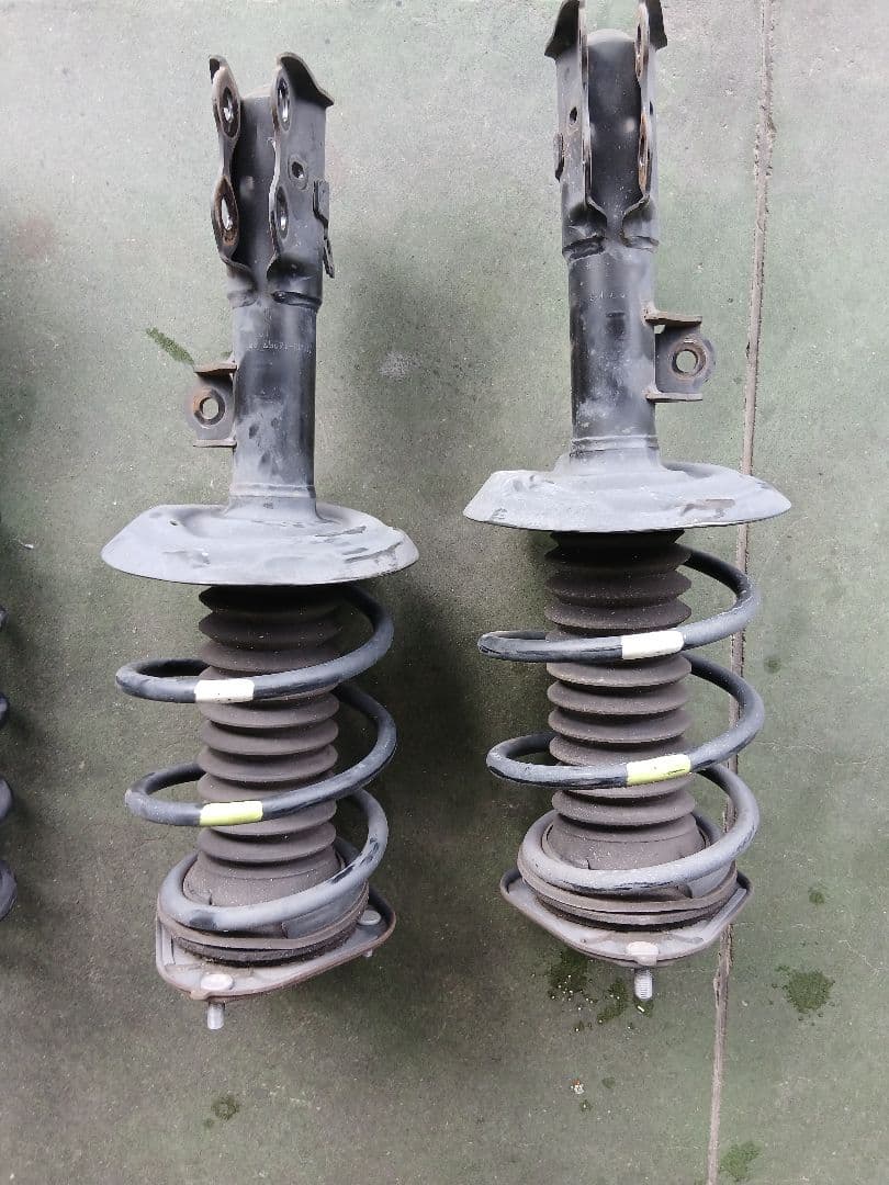 50プリウス前期　純正サスペンション一式