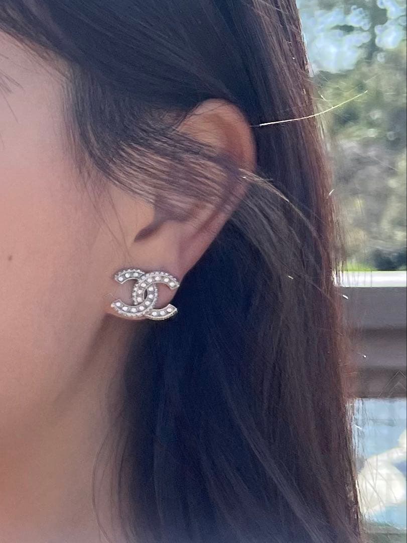 【片耳のみ/美品】シャネル CHANEL ロゴピアス