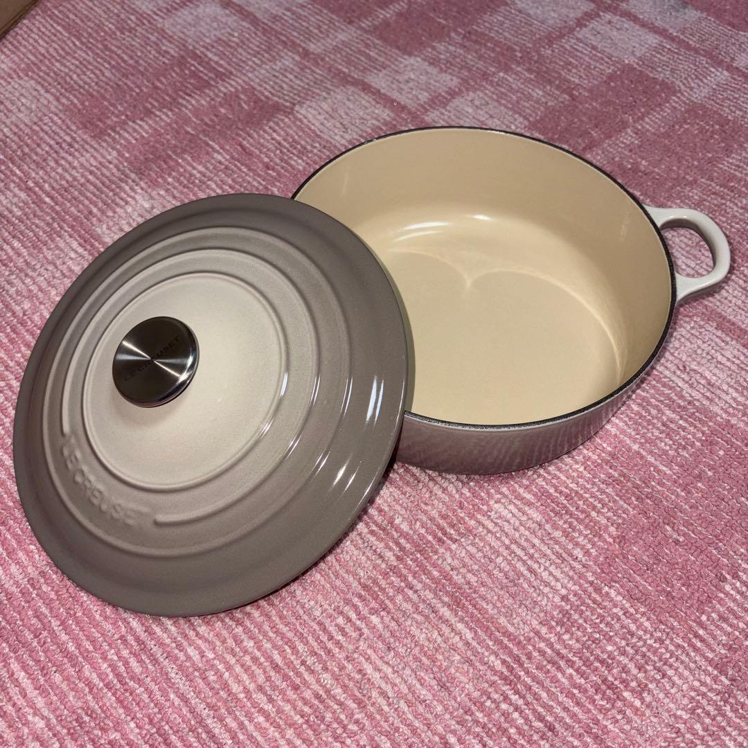 【美品】ル・クルーゼ LE CREUSET ココットロンド 24cm グレー