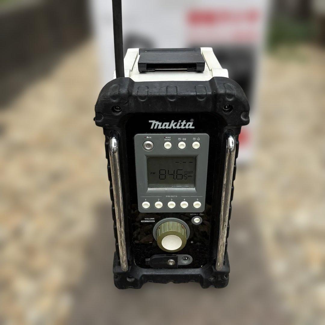 Makita MR103B 現場ラジオ