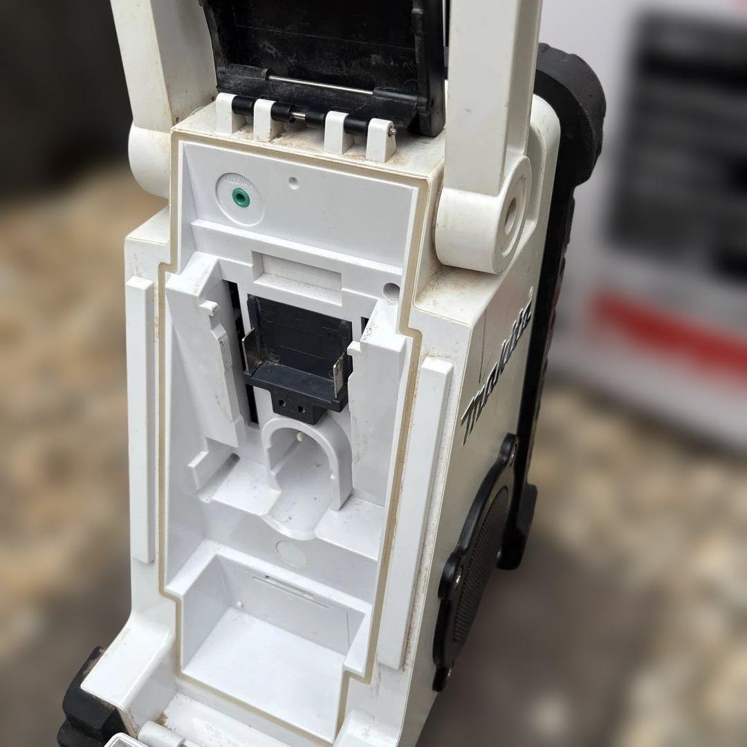Makita MR103B 現場ラジオ