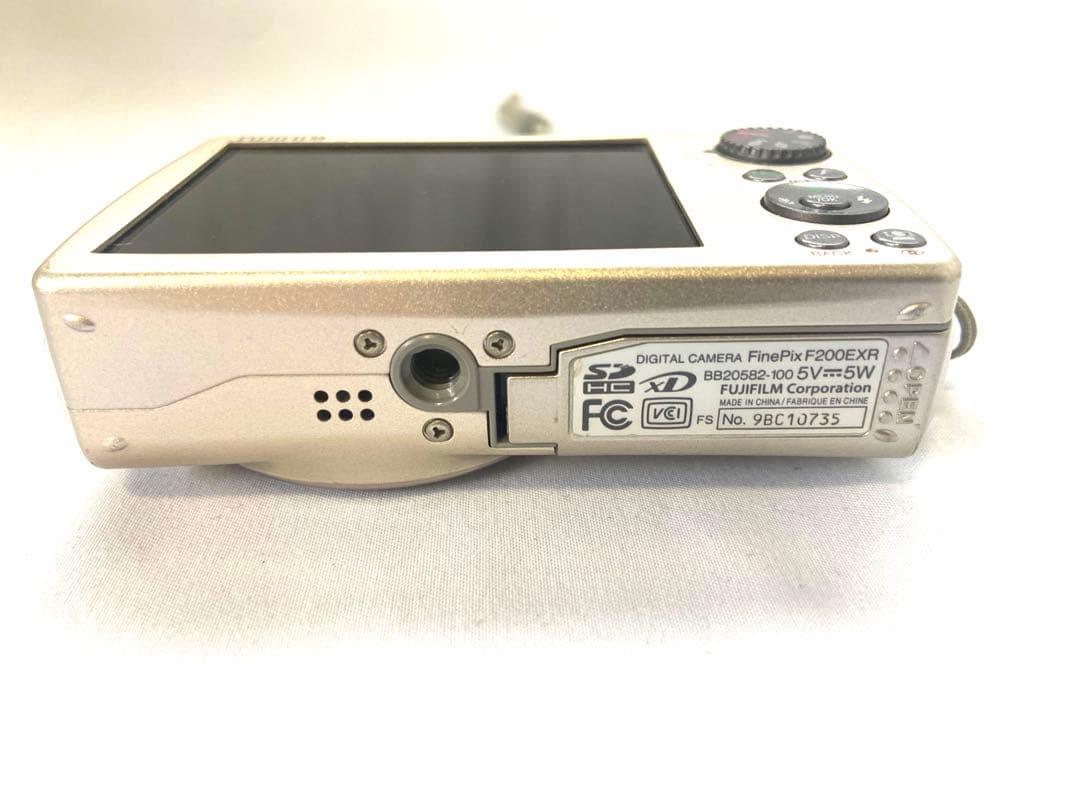 Fujifilm FinePix F200EXR デジタルカメラ デジカメ